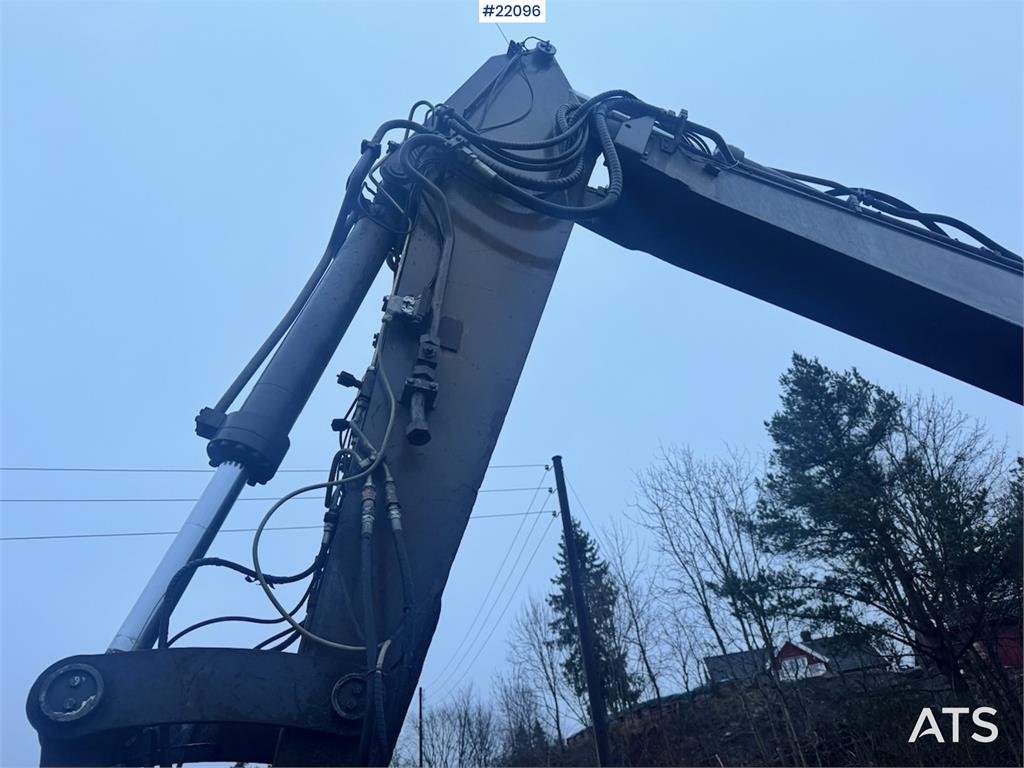Volvo EC200 crawler excavator with rototilt and narrow b 1998 22096 EC200 crawler excavator with rototilt and narrow b 199...
