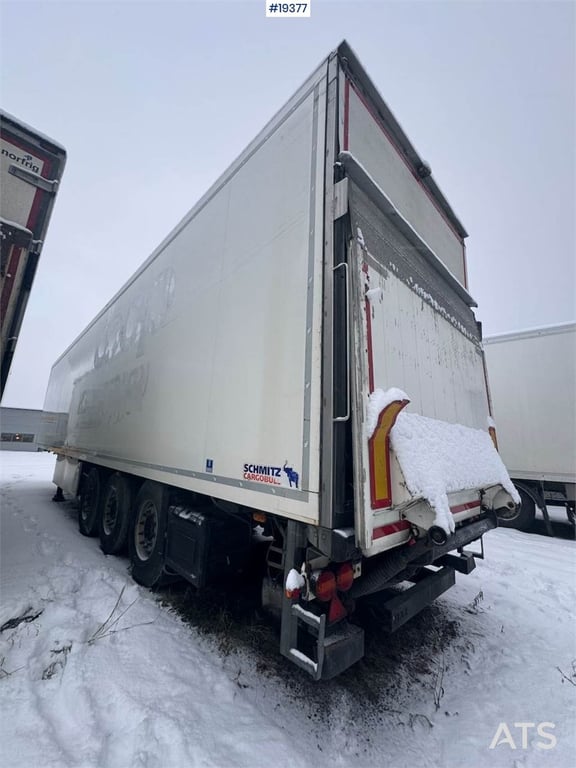 Schmitz Cargobull closed semi trailer w/ refrigerator/freezer unit 2016 19377 Schmitz Cargobull closed semi trailer w/ ref...