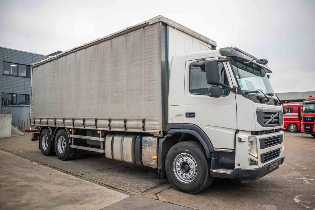 VOLVO FM 330+10 pneus/tires-intarder 2010 E63037 FM 330+10 pneus/tires-intarder 2010 1 image 2
