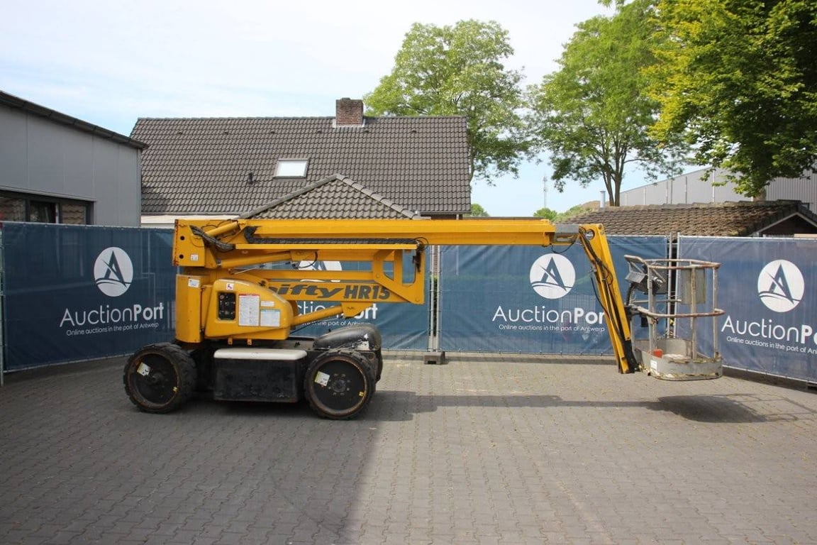 Niftylift HR 15 NDE Electric/Diesel Telescopic Boom Lift 2005 2005 Niftylift HR 15 NDE 2005 1 image 2