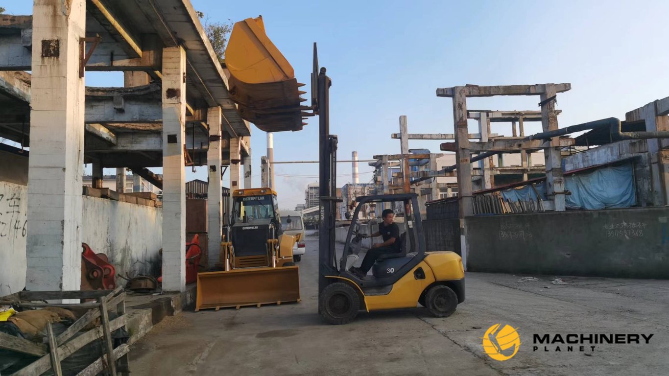 KOMATSU FD30 Forklift 3 Tons Hot sale FD30 2019 1 Forklift image 4