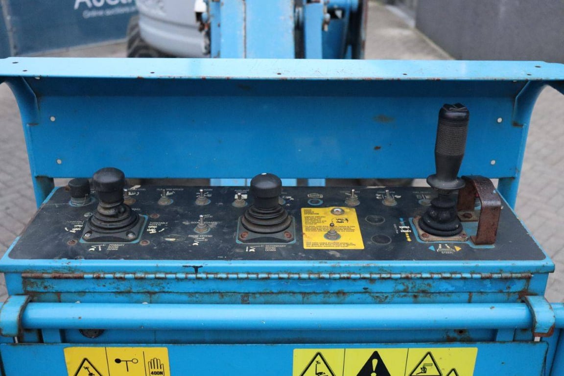 Genie Z45/25J Diesel 16m Articulated Boom Lift 2000 2000 Z45/25J 2000 1 image 14