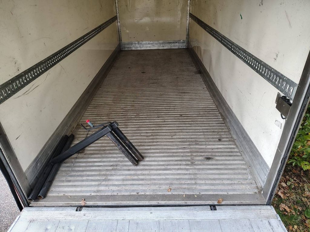 Closed Semi-trailer Van Veen Heas 4530kg 2010 2018 Veenhuis Multifunctional Delivery Truck Heas 2018 1 image 11