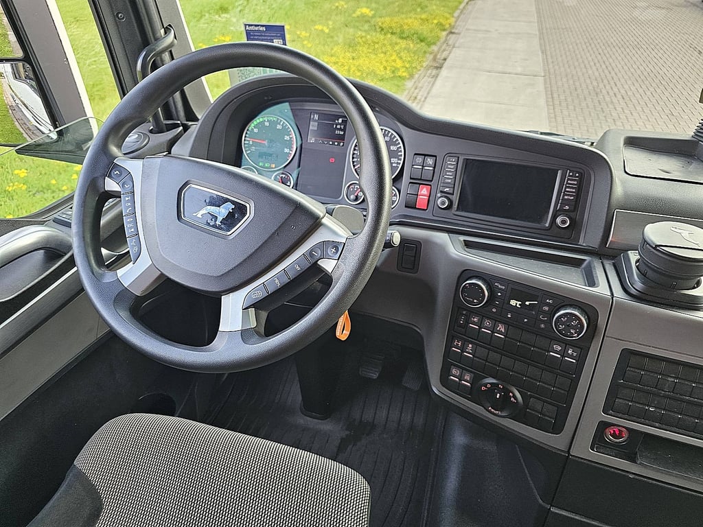 Heavy machinery product image - Image 8 of 16