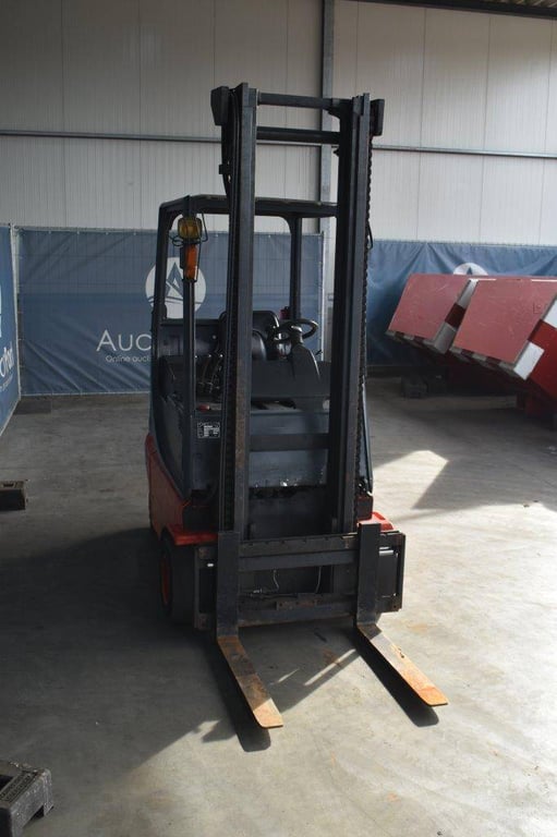 Forklift Linde E20P Electric 2000kg E20P 1 Forklift image 6