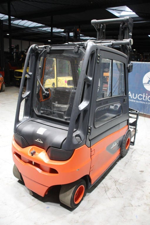 Forklift Linde E30L-01 Electric 3000kg 2014 2014 E30L-01 2014 1 Forklift image 5