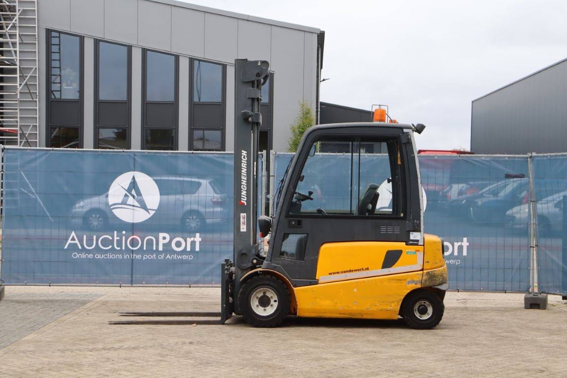 Forklift Jungheinrich EFG430 Electric 1960kg 5m EFG430 1 Forklift image 2