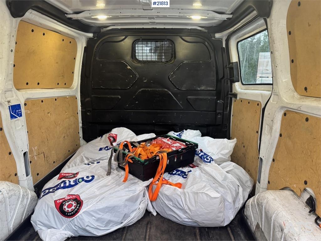 Ford Transit 4x2 Van with 2 Sets of Tires 2016 21813 Transit 4x2 Van with 2 Sets of Tires 2016 1 Closed vans image 15