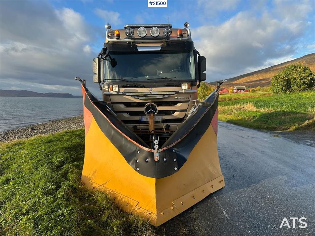 Mercedes-Benz Actros 2848 4x4+2 snow rigged hook truck w/ 20t ho 2011 21500 Actros 2848 4x4+2 snow rigged hook w/ 20t ho 2...