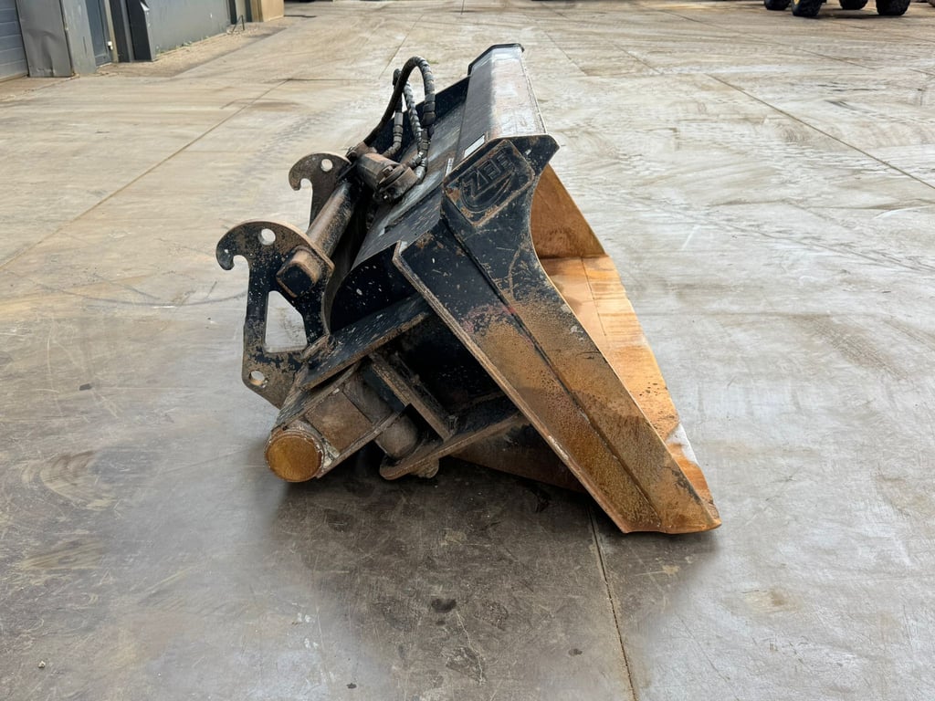 ZFE Side-Tilting bucket 2023 70001910 ZFE Side-Tilting bucket 2023 1 image 9