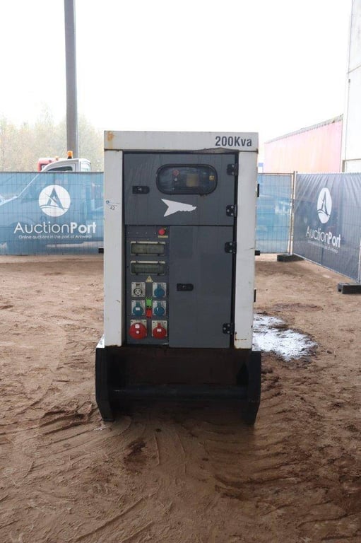 Generator SDMO R220C3 Diesel 200kVA 2012 2012 SDMO R220C3 2012 1 Generators image 4