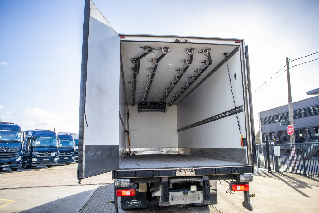 RENAULT D 330 -CARRIER SUPRA 850-Vlees/Meat/Viande/Fleisch 2014 E59253 Renault D 330 -CARRIER SUPRA 850-Vlees/Meat/Viande/...