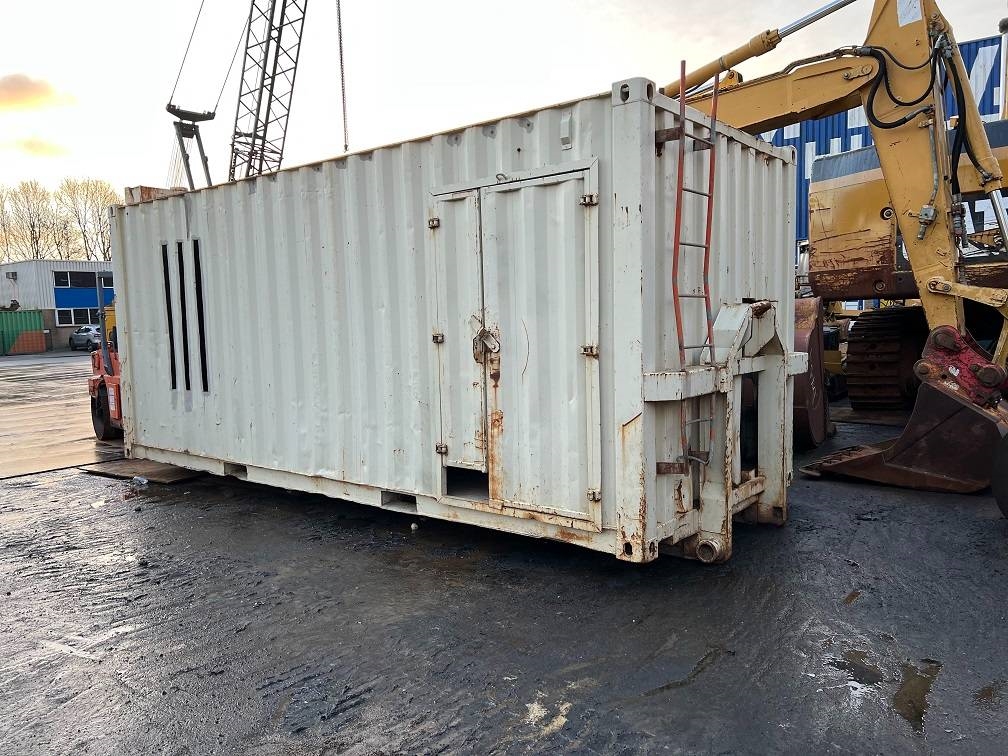 CAT C18 650kva generator 2004 4091 C18 650kva generator 2004 1 Generators image 2