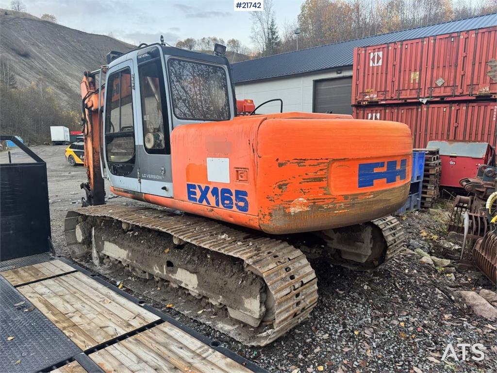 Hitachi EX165 Tracked Excavator with 2 Buckets 1998 21742 EX165 Tracked Excavator with 2 Buckets 1998 1 Crawler Excavators...
