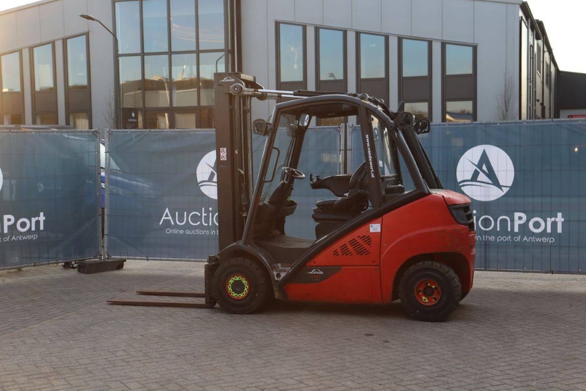 Forklift Linde H25D-02 Diesel 2500kg 2014 2014 H25D-02 2014 1 Forklift image 3