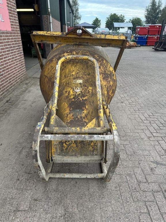 Beton kubel - Gebruikt 11733 Beton kubel - Gebruikt 1 image 4