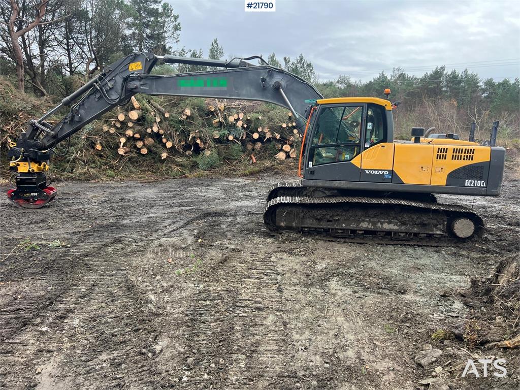 Volvo ec210cl excavator w/ rototilt, sanding bucket and 2010 21790 ec210cl excavator w/ rototilt, sanding bucket and 2010 ...