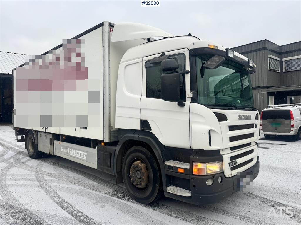 Scania P310 4x2 box truck with full side opening 2005 22030 P310 4x2 box truck with full side opening 2005 1 image 19