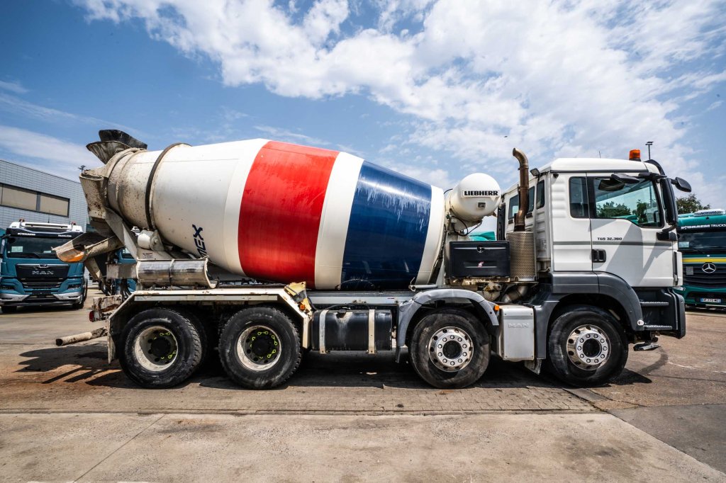 MAN TGS 32 360 BB+ LIEBHERR 9m3 2016 E64125 TGS 32 360 BB+ LIEBHERR 9m3 2016 1 image 3