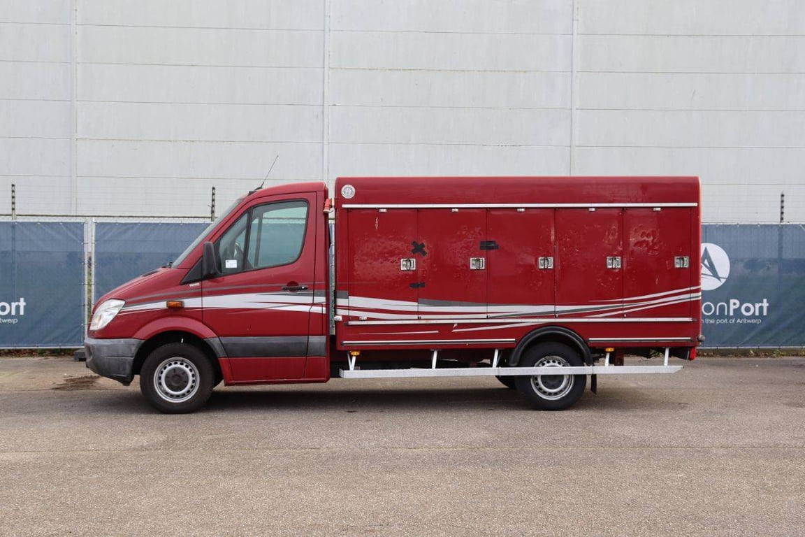 Mercedes-Benz 313CDI Diesel Box Truck 2010 2010 313CDI 2010 1 image 2
