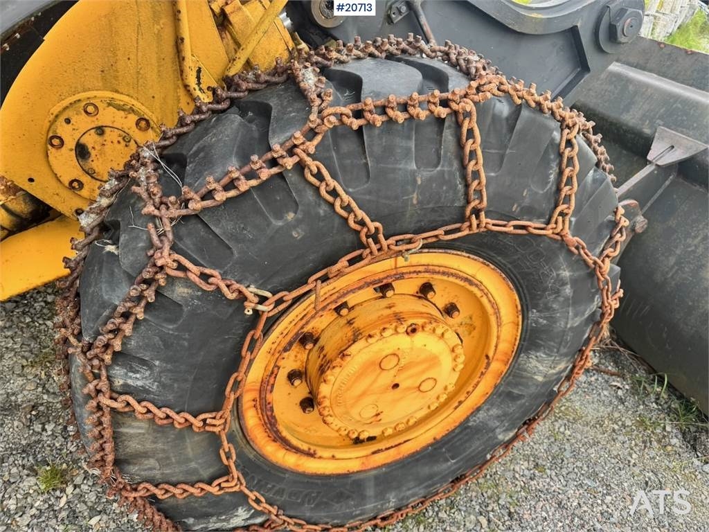 Volvo LM 846 Wheel Loader w/ Bucket. Partially Rep. Obje 1974 20713 LM 846 Wheel Loader w/ Bucket. Partially Rep. Obje 197...
