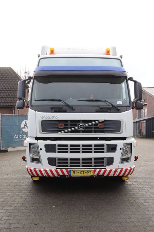 Chassis Cabin Volvo FM9 4X2T FAL6.7 RAD-A4 Diesel 2002 2002 FM9 4X2T FAL6.7 RAD-A4 2002 1 image 7