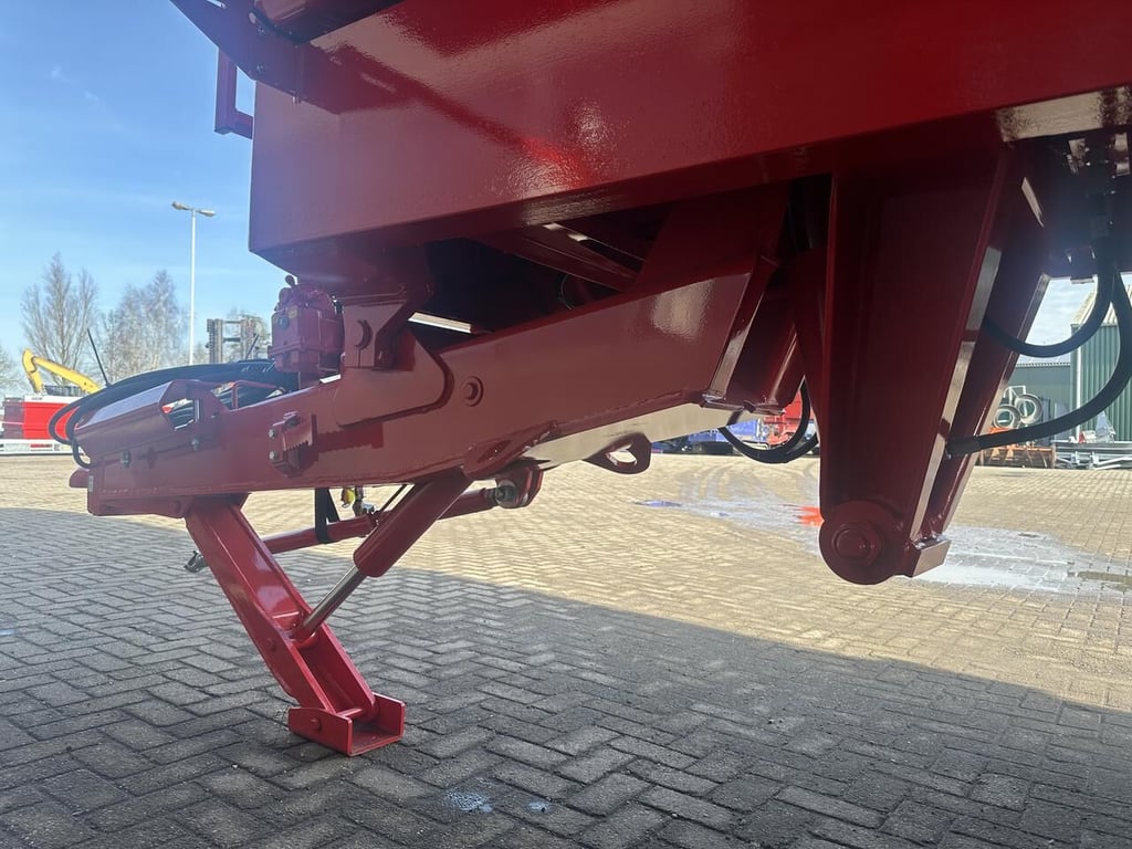 Heavy machinery product image - Image 12 of 15