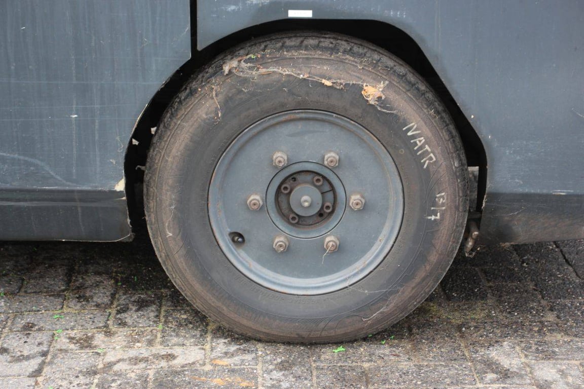 Tennant A60 Diesel Sweeper 2008 2008 A60 2008 1 image 14
