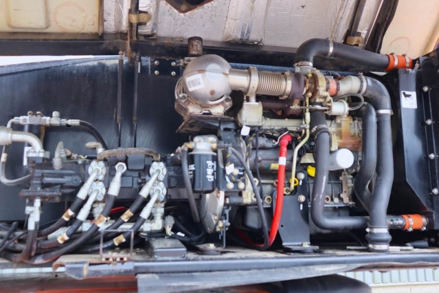 JLG 1350SJP Diesel, 4x4 Drive And 4-Wheel Steering, 43 2015 JLG - 1350SJP - 90059 1350SJP Diesel, 4x4 Drive And 4-Wheel St...