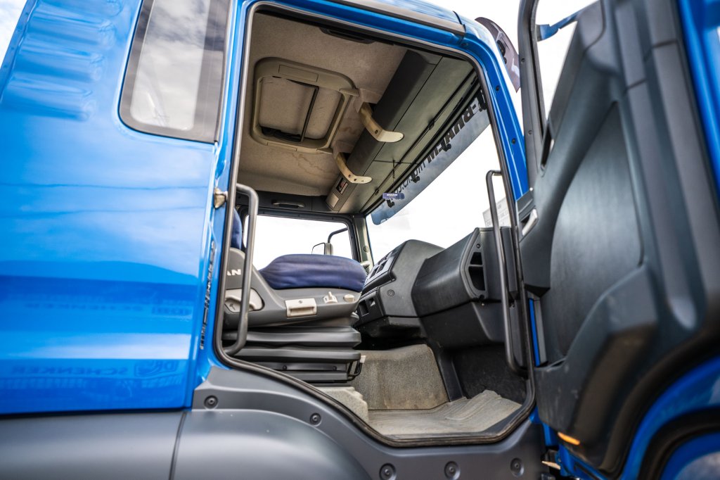 MAN TGA 33.363 FDAK- 6x6 + LABO 2003 E63942 TGA 33.363 FDAK- 6x6 + LABO 2003 1 image 15