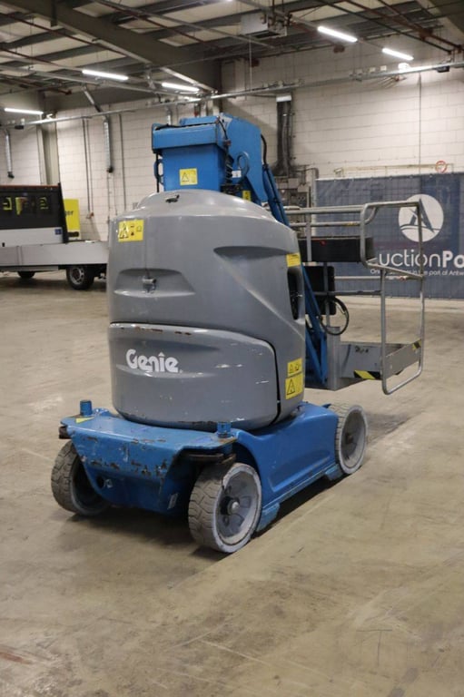 Genie GR26J Electric Mast Lift 9.90m 2016 2016 GR26J 2016 1 image 6