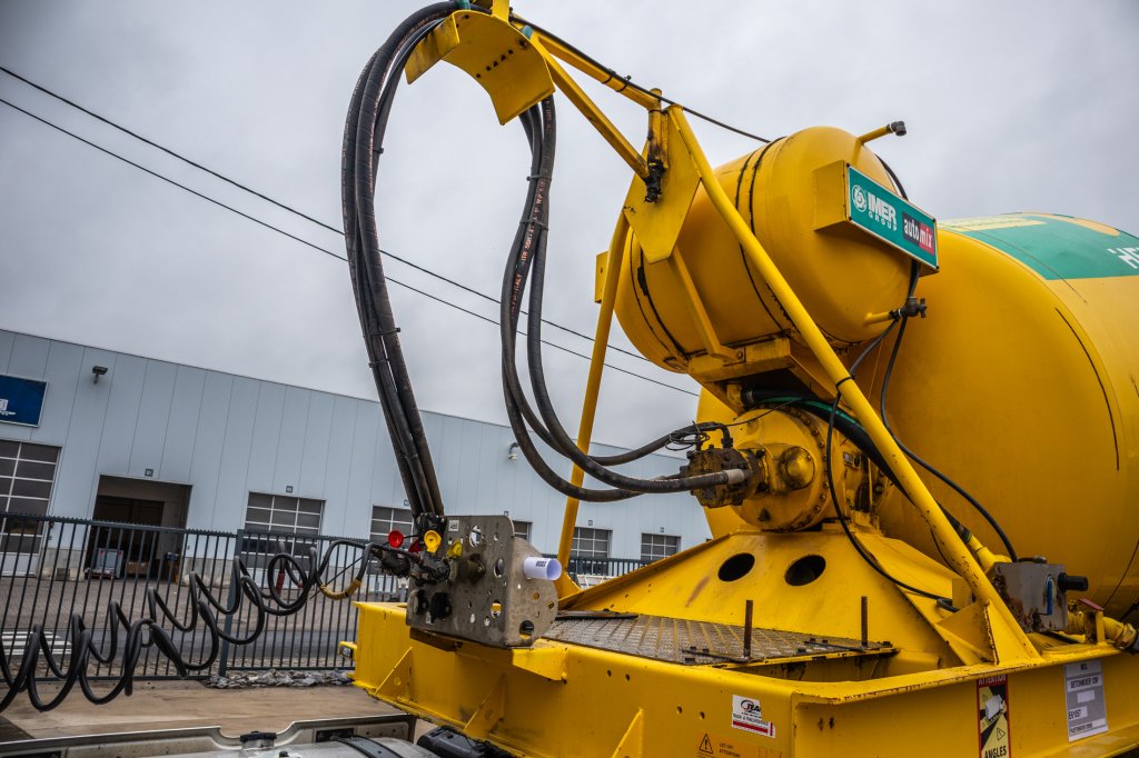IMER BETON MIXER/MALAXEUR/MISCHER-10M3- STEERING AXLE 2017 E61057 Imer BETON MIXER/MALAXEUR/MISCHER-10M3- STEERING AXLE 20...