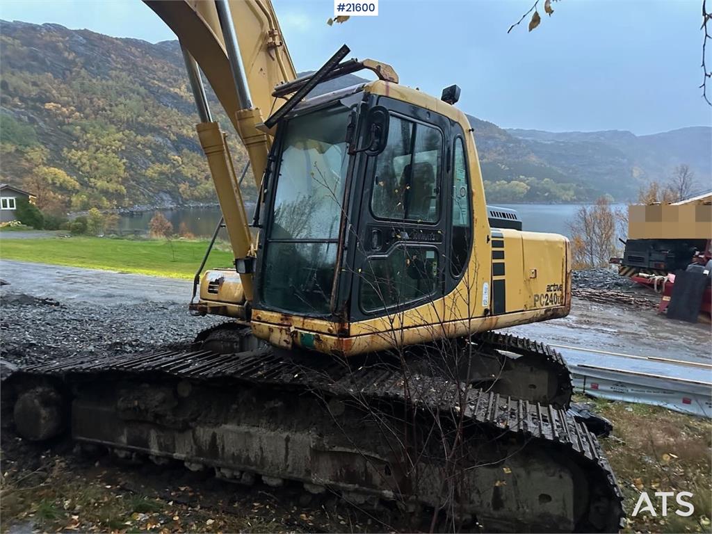 Komatsu PC240LC excavator. WATCH VIDEO. 2000 21600 PC240LC excavator. WATCH VIDEO. 2000 1 Crawler Excavators image 6