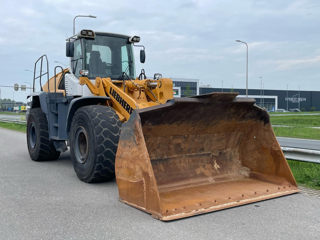 Liebherr L580 2015 70001770 L580 2015 1 image 8