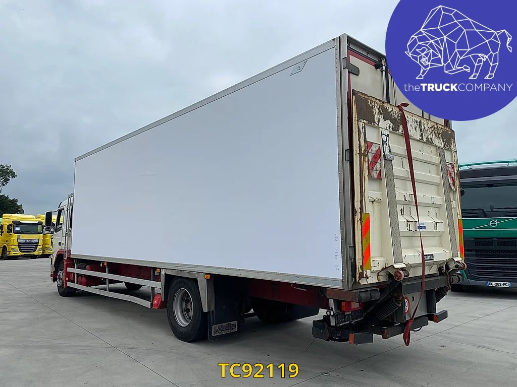 Volvo FM 330 2013 TC92119 FM 330 2013 1 image 2