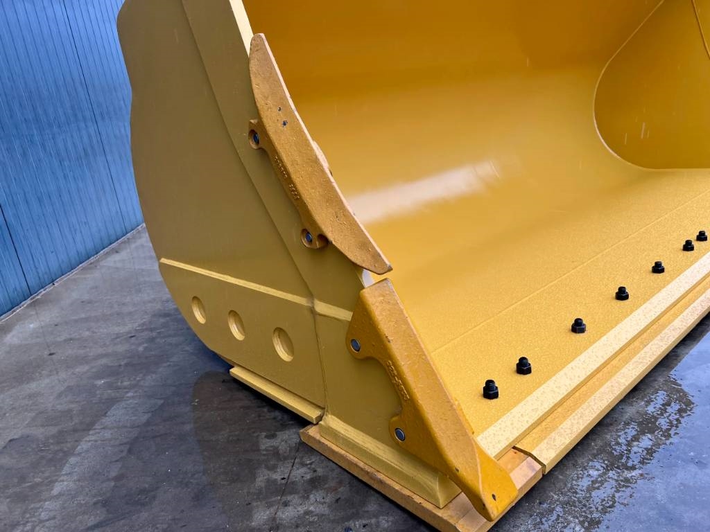 CAT 980 incl. cutting edge + side protectors 2025 907269 980 incl. cutting edge + side protectors 2025 0 image 9