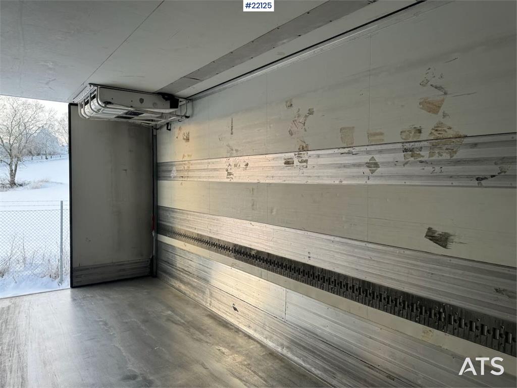 Krone box semi-trailer with Thermo King unit 2015 22125 box semi-trailer with Thermo King unit 2015 1 Refrigerated semi tr...