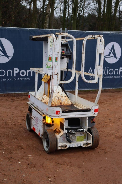 JLG 1230ES Electric Mast Lift 5.66m 2013 2013 1230ES 2013 1 image 7