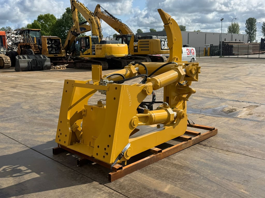 Caterpillar D8T D8R D8N Single Shank Ripper (forged shanks) 2025 00033474 D8T D8R D8N Single Shank Ripper (forged shanks) ...
