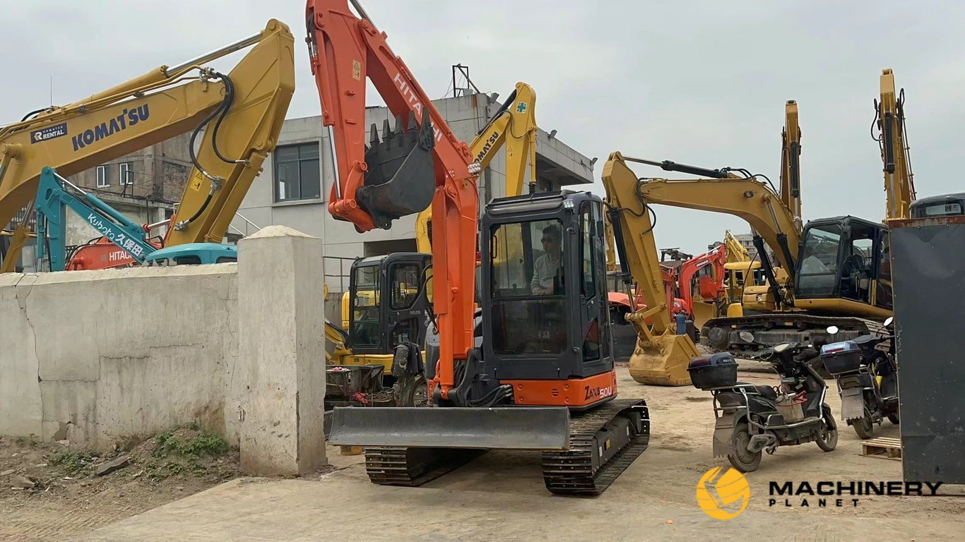 Hitachi ZX50u Mini Crawler Excavator GOOD CONDITION FOR SALE ZX50U 2020 1 Crawler Excavators image 3