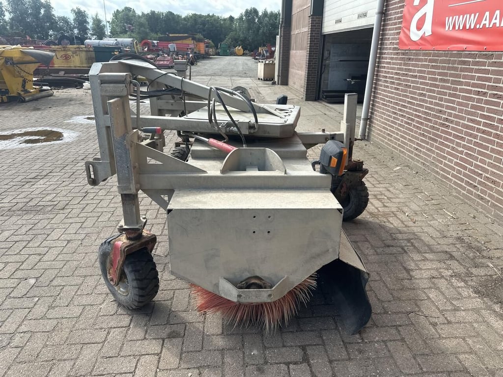 Front bezem - Gebruikt 12665 front bezem - Gebruikt 1 image 4
