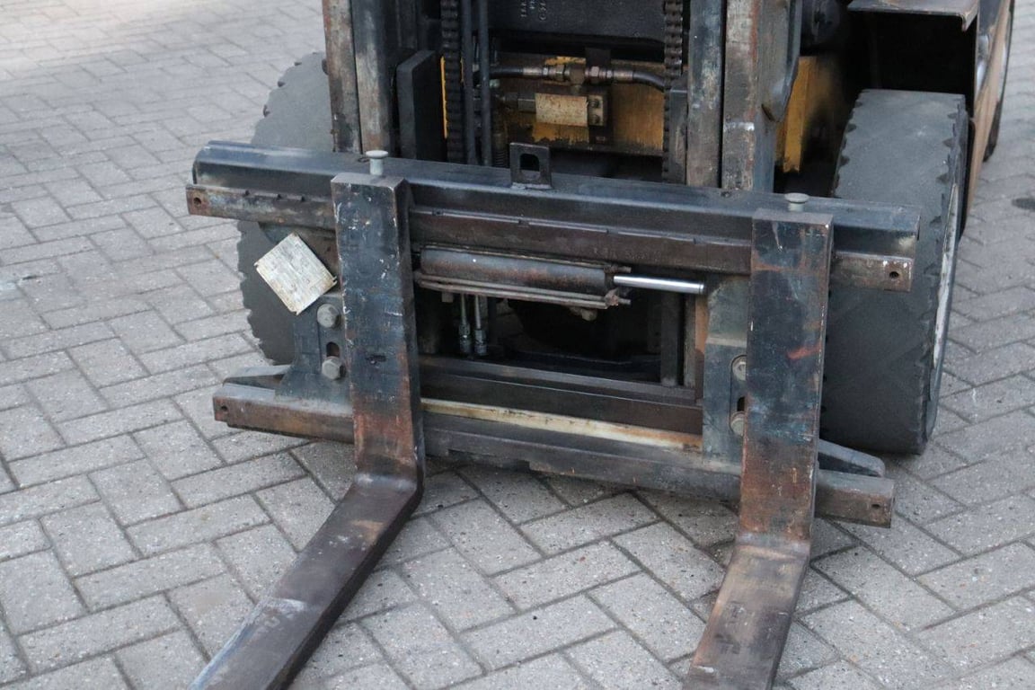 Forklift Yale GDP25TF Diesel 2340kg 1998 1998 GDP25TF 1998 1 Forklift image 11