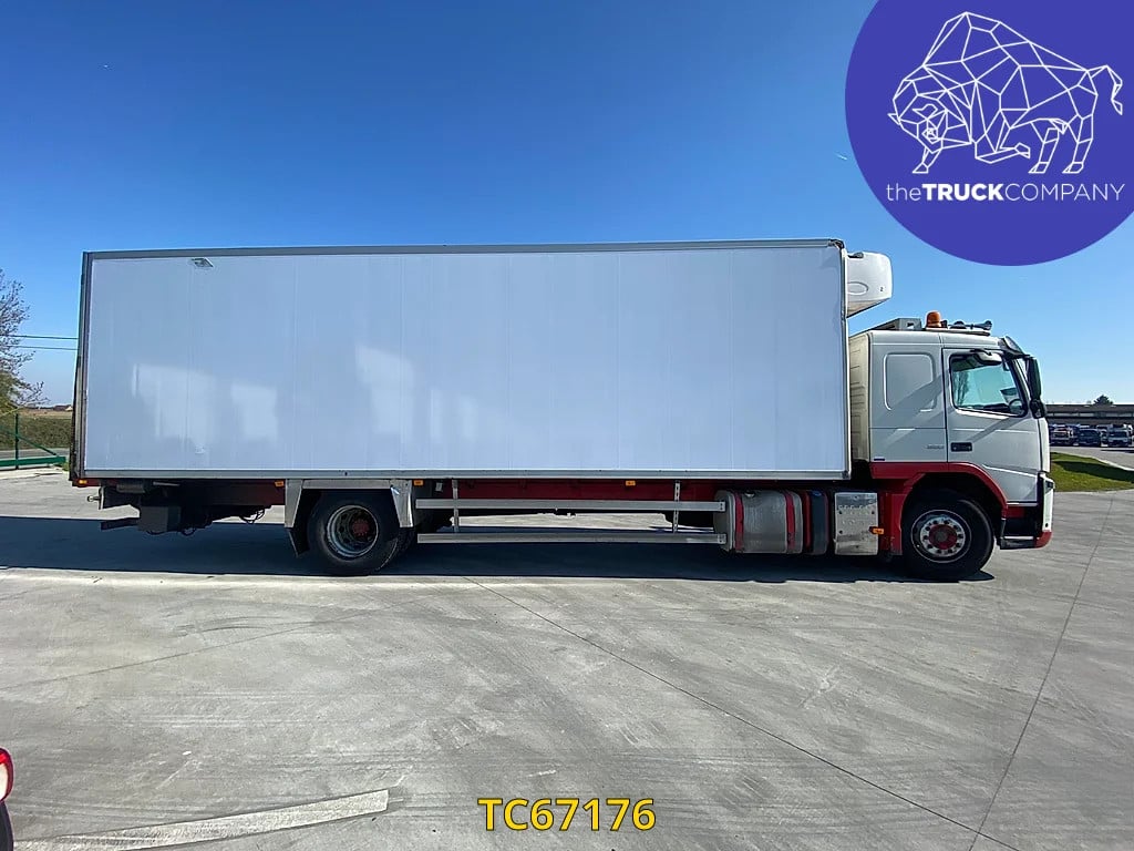 Volvo FM 330 2012 TC67176 FM 330 2012 1 image 2