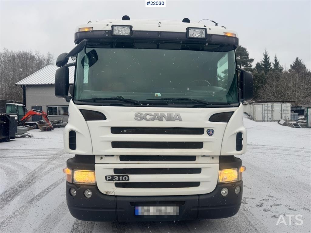 Scania P310 4x2 box truck with full side opening 2005 22030 P310 4x2 box truck with full side opening 2005 1 image 17