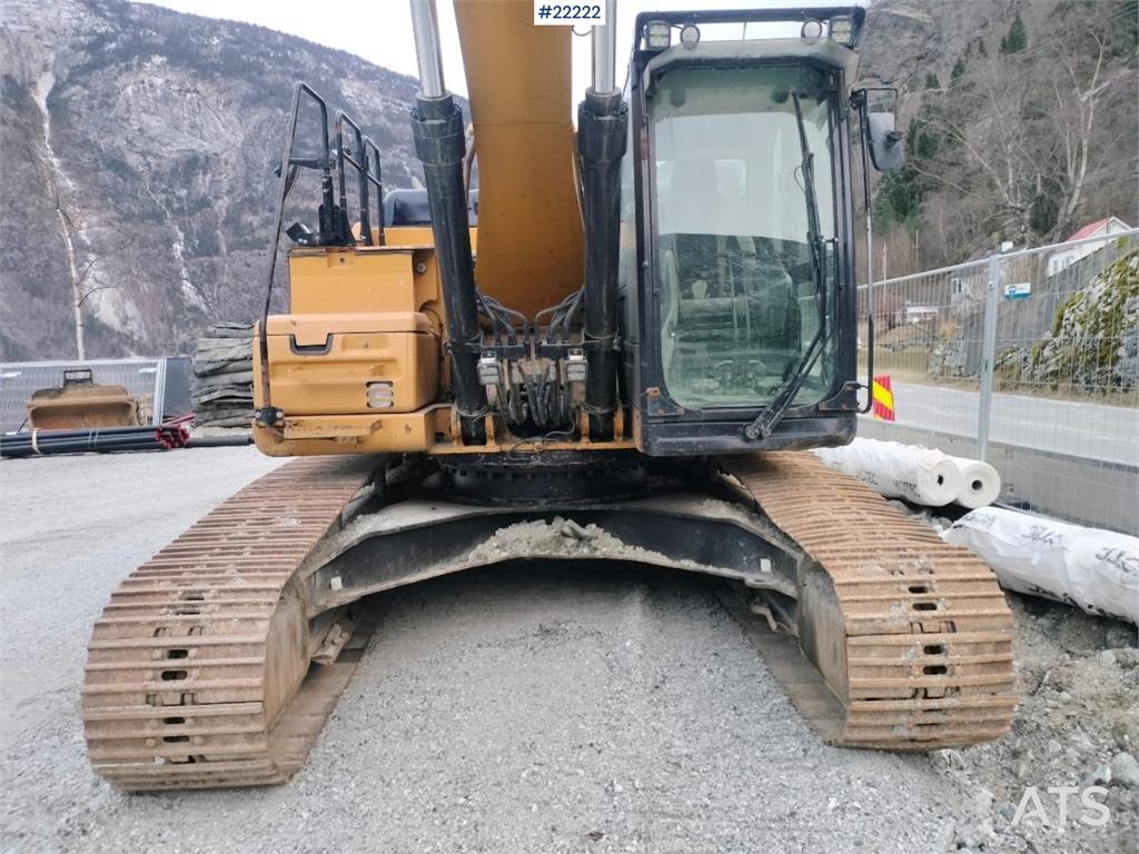 CAT 326FL 2017 22222 326FL 2017 1 Crawler Excavators image 15
