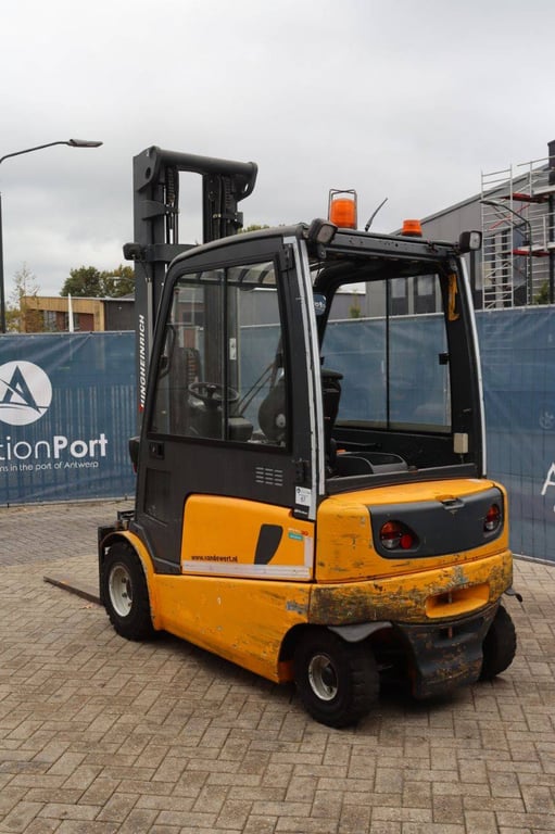 Forklift Jungheinrich EFG430 Electric 1960kg 5m EFG430 1 Forklift image 4