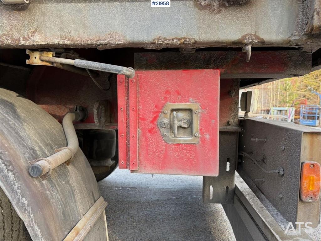 Tyllis L3 3-axle flatbed semi-trailer with side boards Re 2006 21958 Tyllis L3 3-axle flatbed semi-trailer with side board...