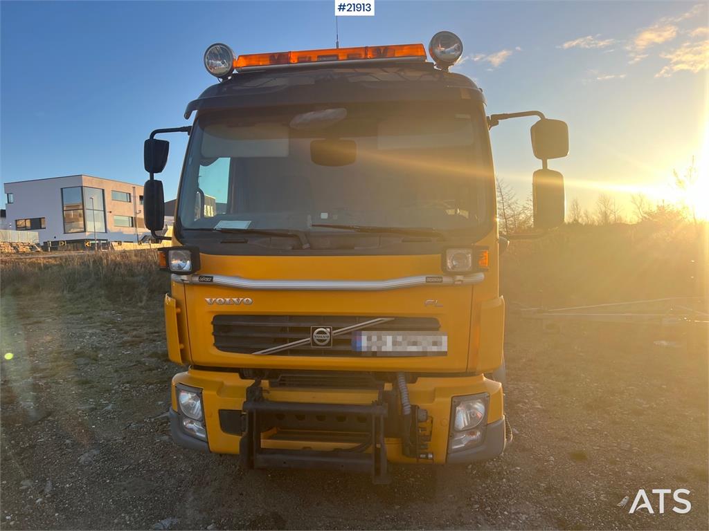 Volvo FL240 brøyterigget kranbil m/ HMF735 kran, grabb o 2013 21913 FL240 brøyterigget kranbil m/ HMF735 kran, grabb o 201...