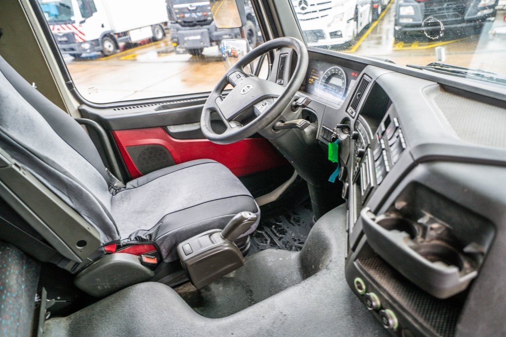 VOLVO FMX 460 GLOB + HYDR 2017 E64855 FMX 460 GLOB + HYDR 2017 1 image 11