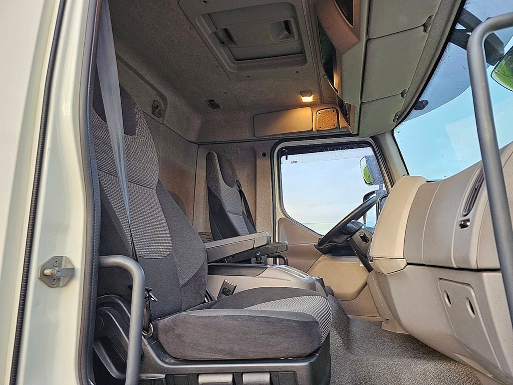 DAF LF 280 16t thermoking lift 2015 DAF LF 280 16T THERMOKING LIFT 2015 1 image 7